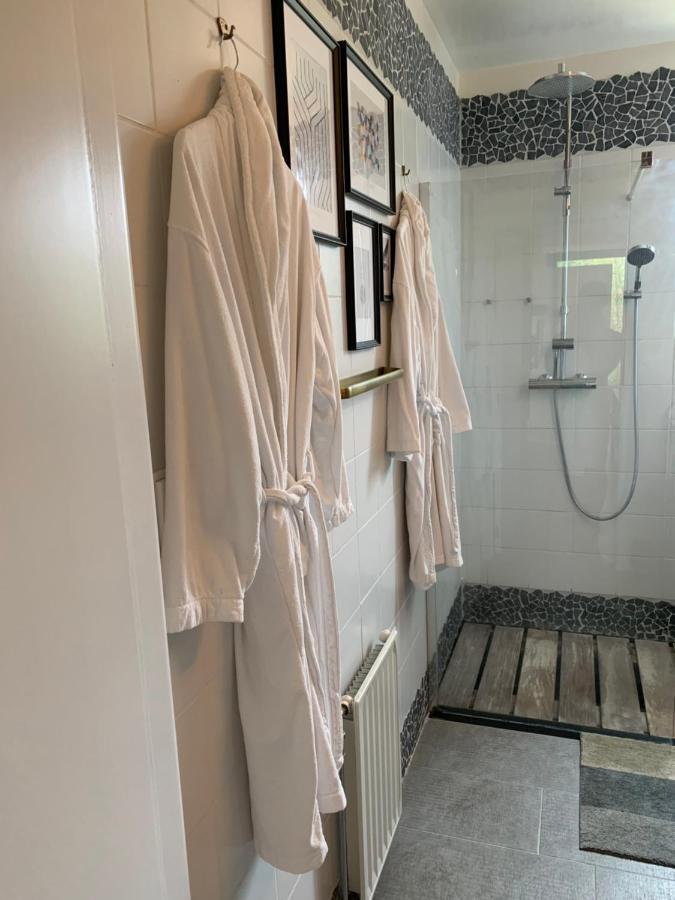 La Chambre Du Chemin Vert : Spa Piscine Sauna Jodoigne Экстерьер фото